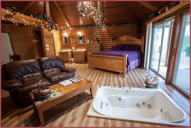 Brown County Lodging With Hot Tubs
