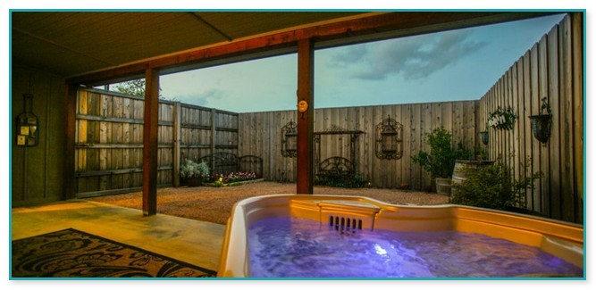 Fredericksburg Bed And Breakfast Private Hot Tub