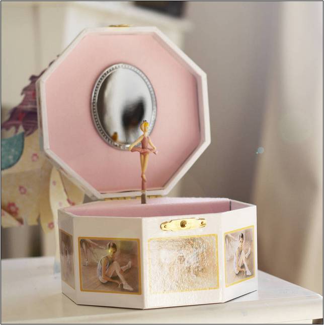 Music Jewelry Box With Ballerina