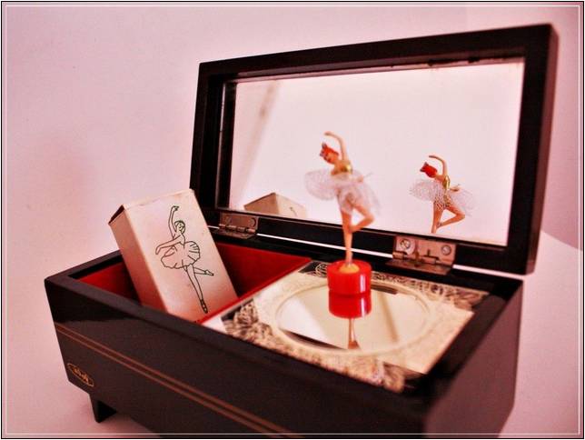 Wooden Jewelry Box With Dancing Ballerina