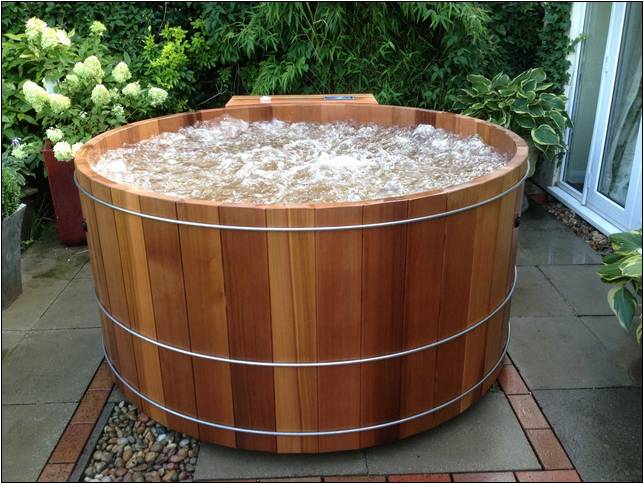 Wooden Round Jacuzzi Spa Hot Tub